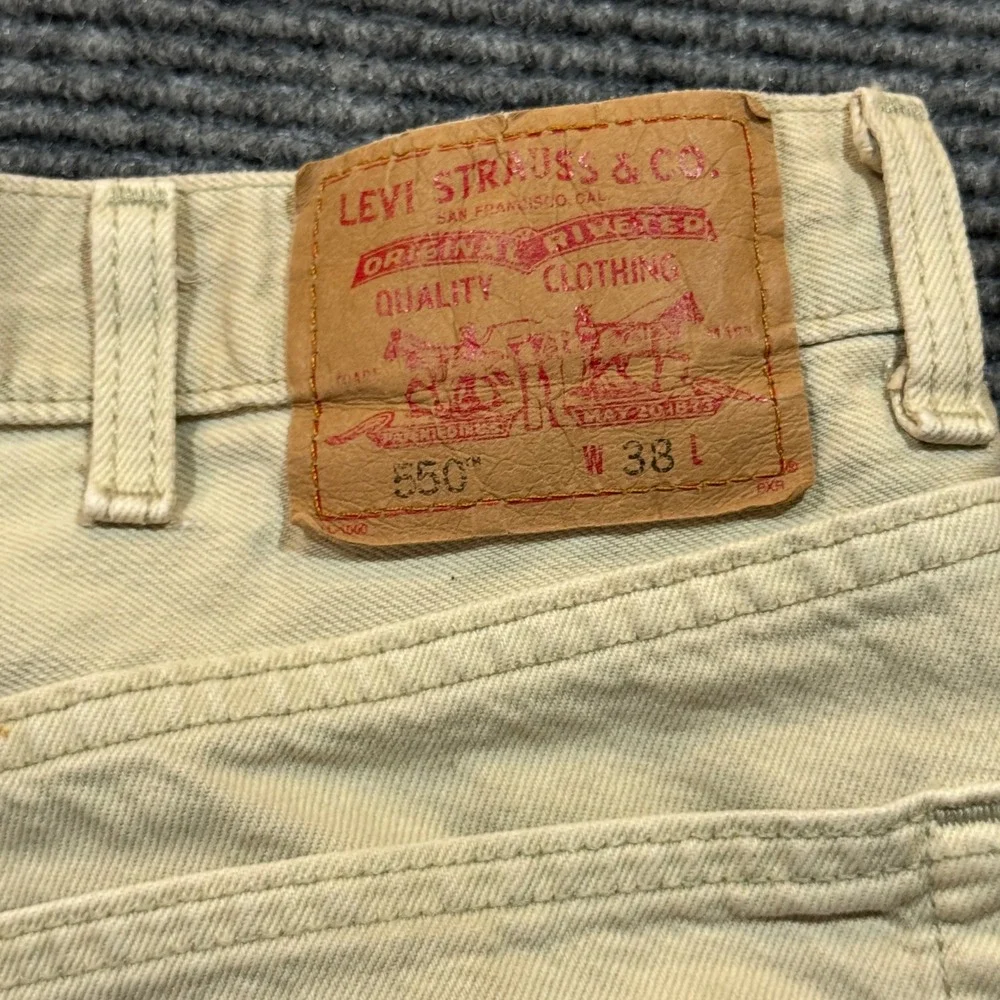 Vintage USA Made Levi's 550 Relaxed Fit Denim Shorts W38 Blank Tab Stone Khaki